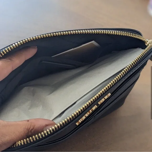 Michael Kors Jet Set Travel Dome Medium Crossbody Handbag Black - Picture 3 of 5